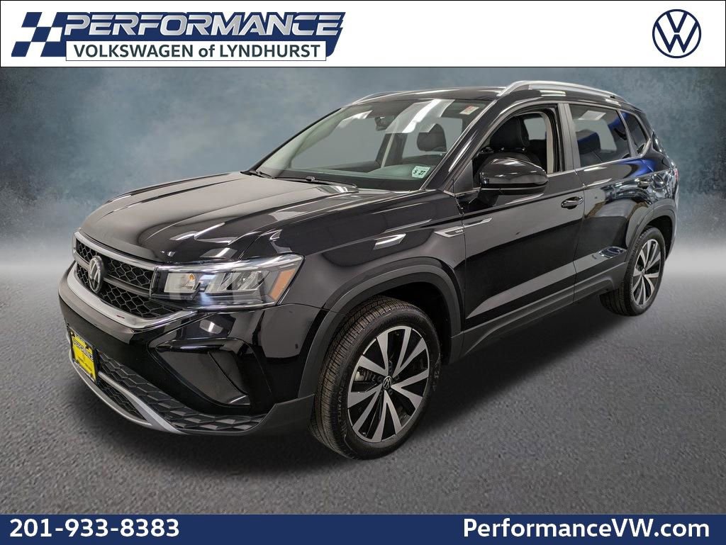 Used 2022 Volkswagen Taos SE image 1