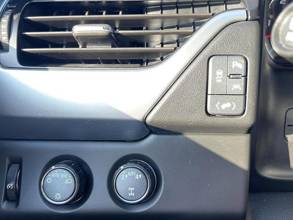 Used 2020 Chevrolet Suburban LT image 22