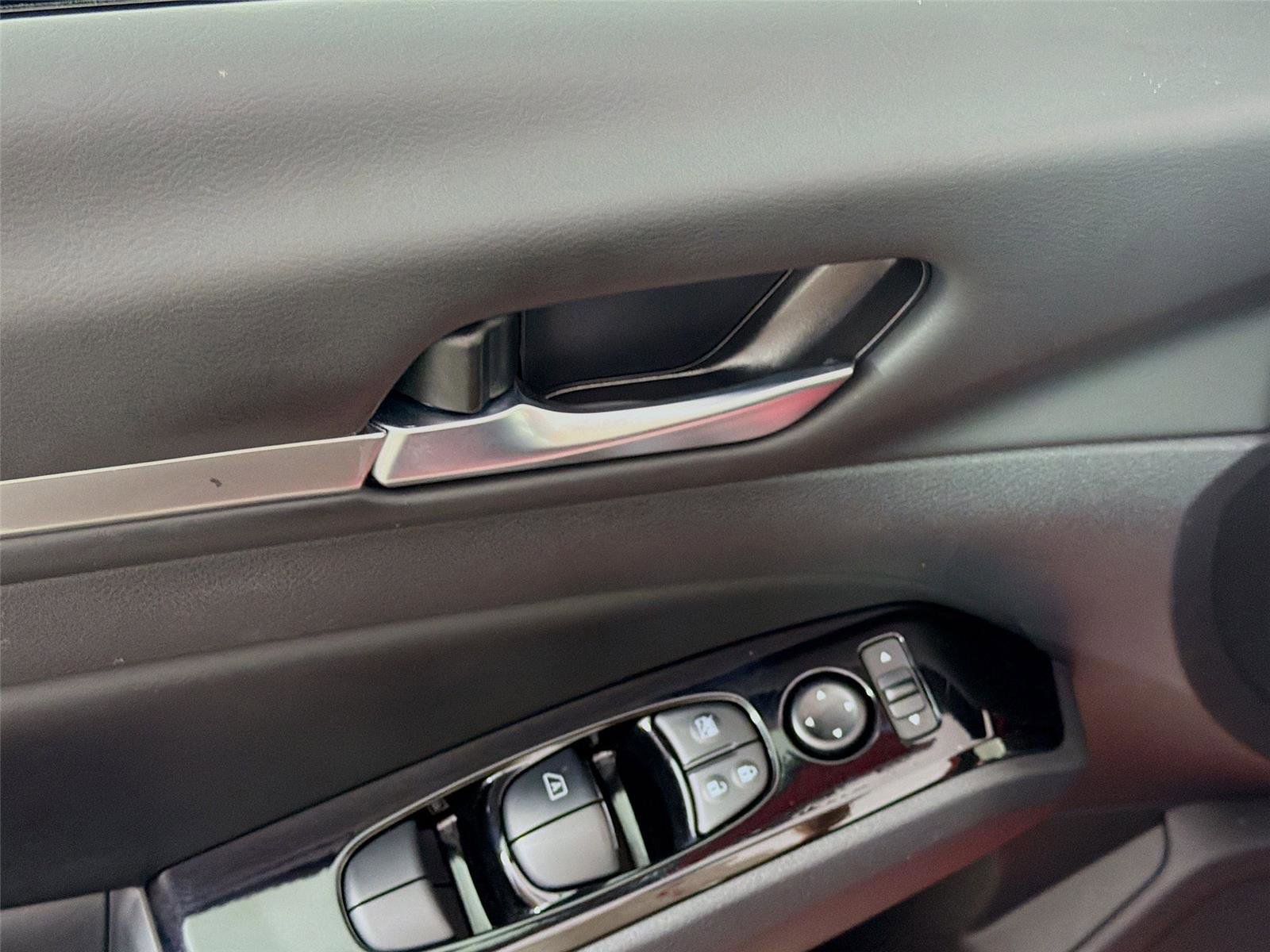 Used 2025 Nissan Altima 2.5 SL image 19