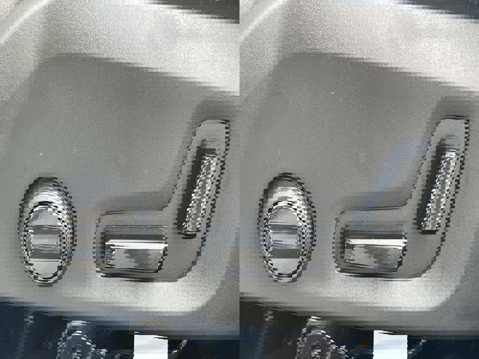 Certified 2026 Volvo XC60 B5 Plus w/ Protection Package Premier AWD/4WD image 19