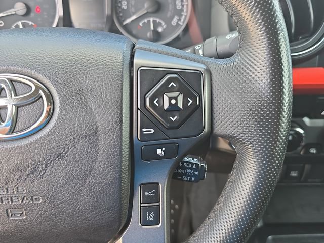 Used 2020 Toyota Tacoma TRD Off-Road AWD/4WD image 18