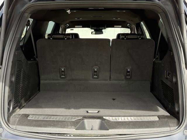 Used 2023 Chevrolet Suburban Premier image 29