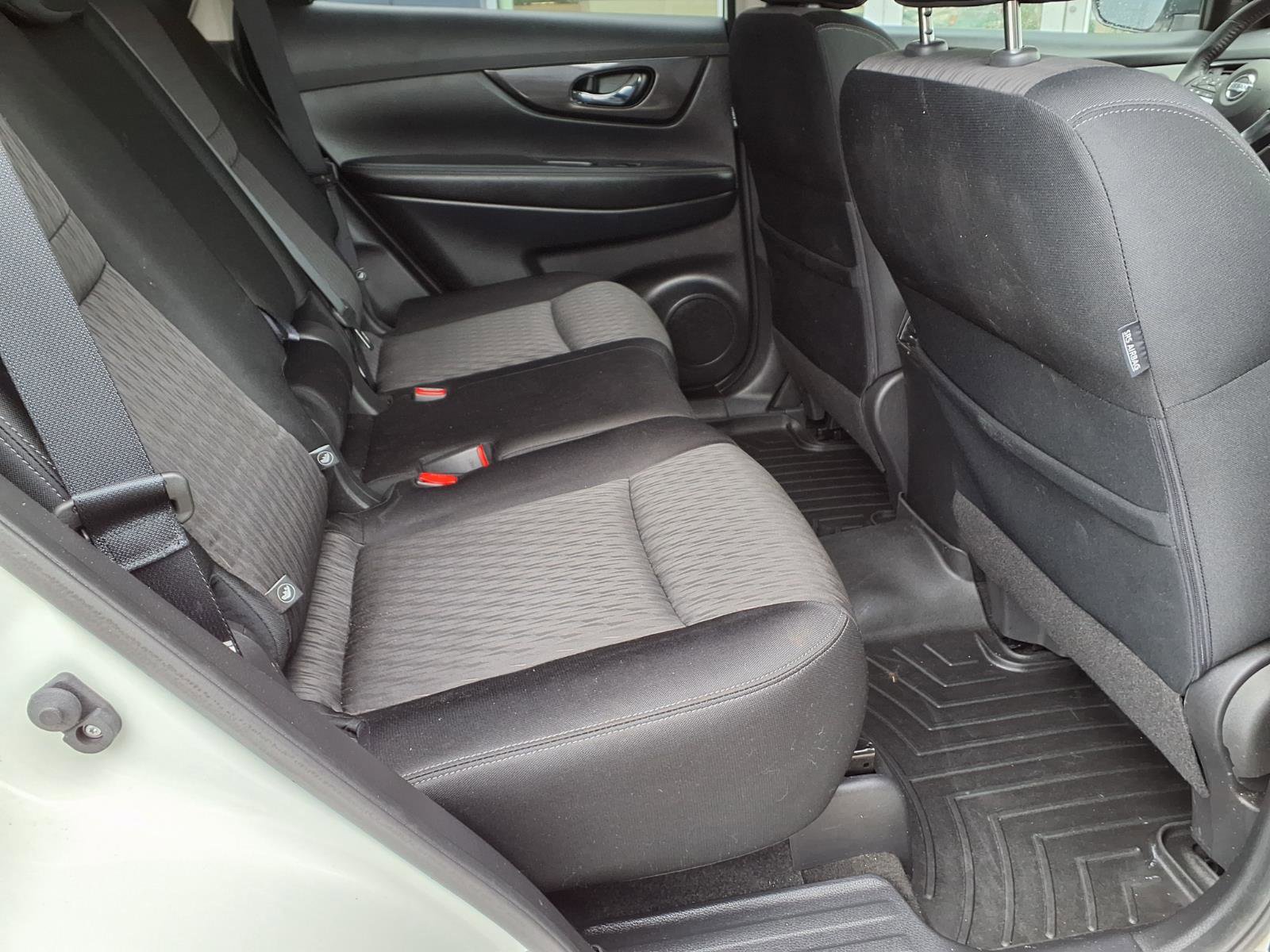 Certified 2018 Nissan Rogue SV image 13