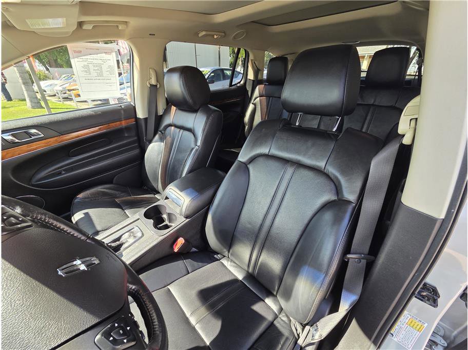 Used 2018 Lincoln MKT AWD w/ Technology Package image 15