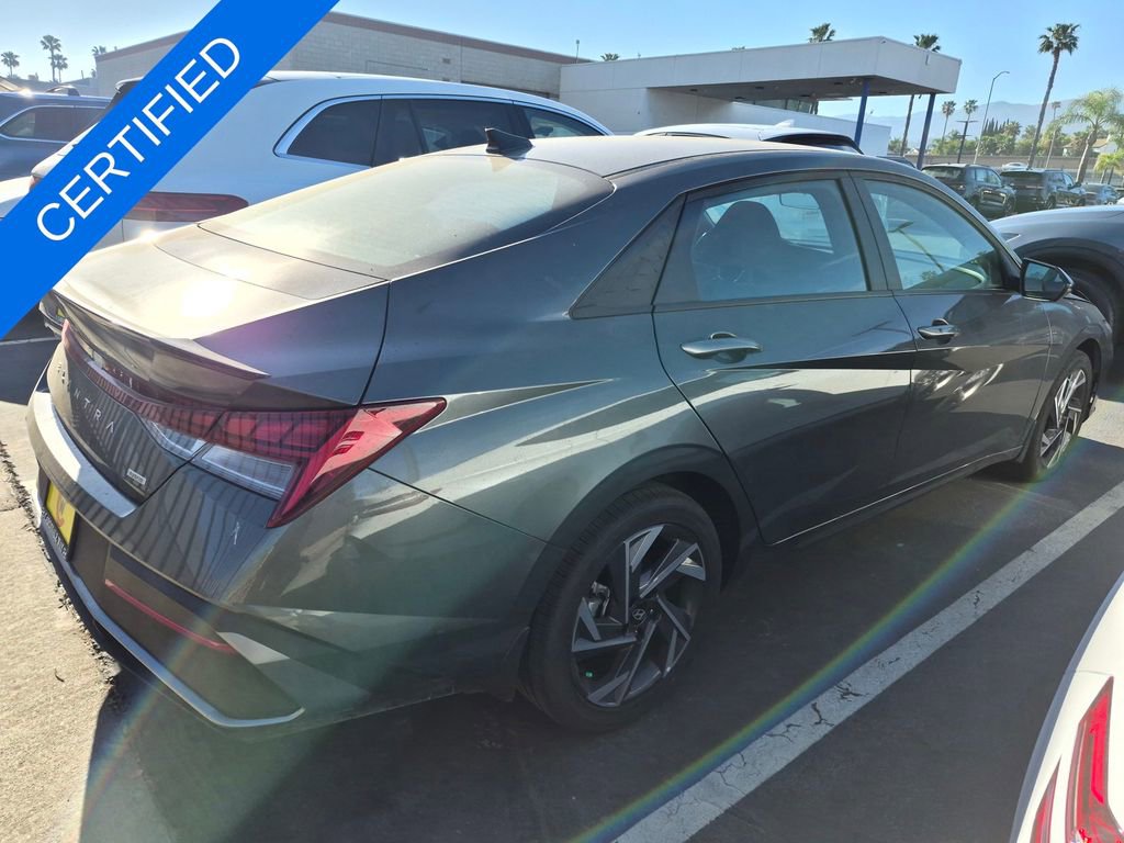 Used 2025 Hyundai Elantra SEL image 4