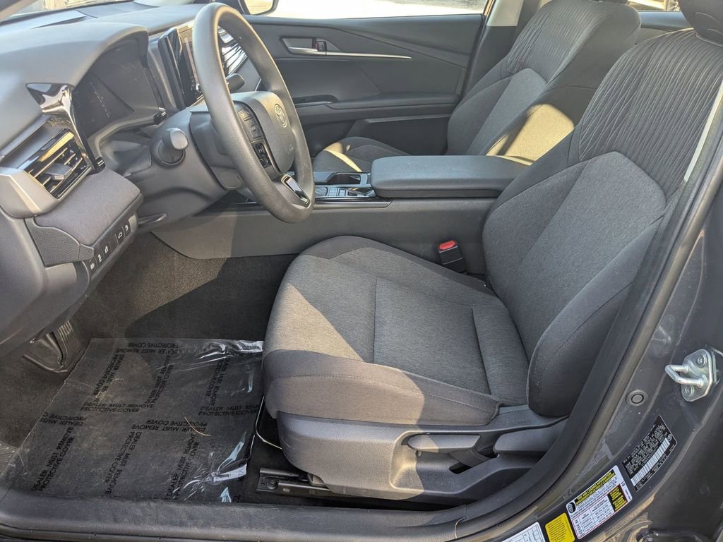 Used 2025 Toyota Camry LE image 20