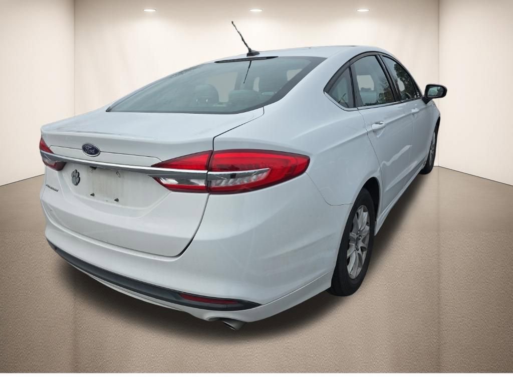 Used 2017 Ford Fusion S image 5