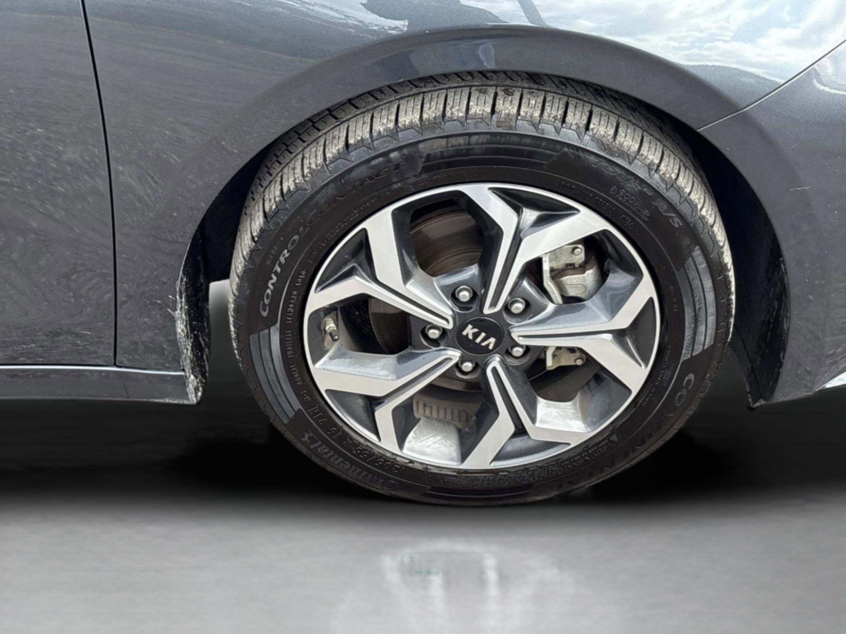 Used 2019 Kia Forte LXS image 9