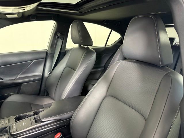Used 2022 Lexus IS 300 AWD w/ Premium Package image 6
