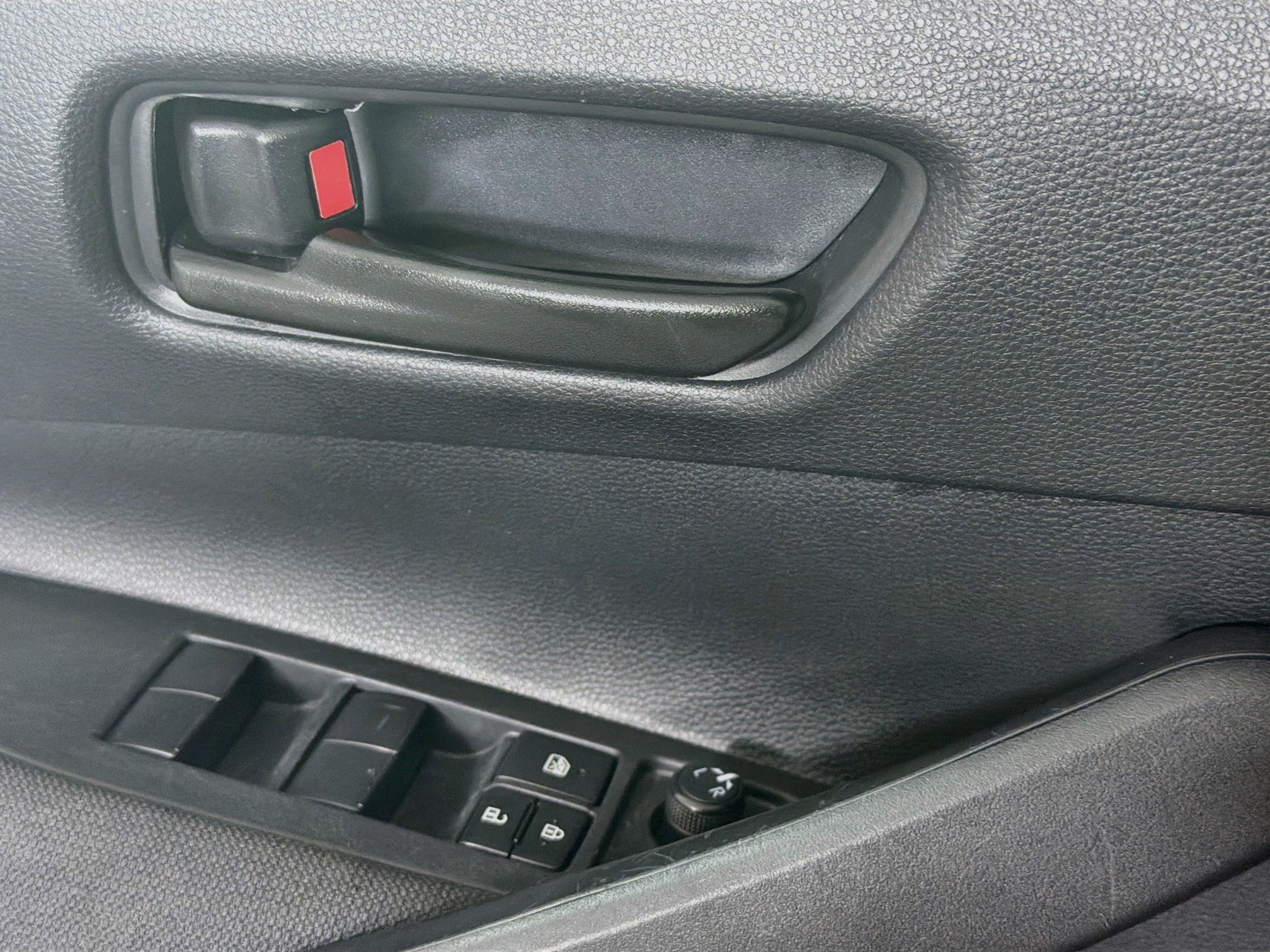 Used 2025 Toyota Corolla LE FWD image 15