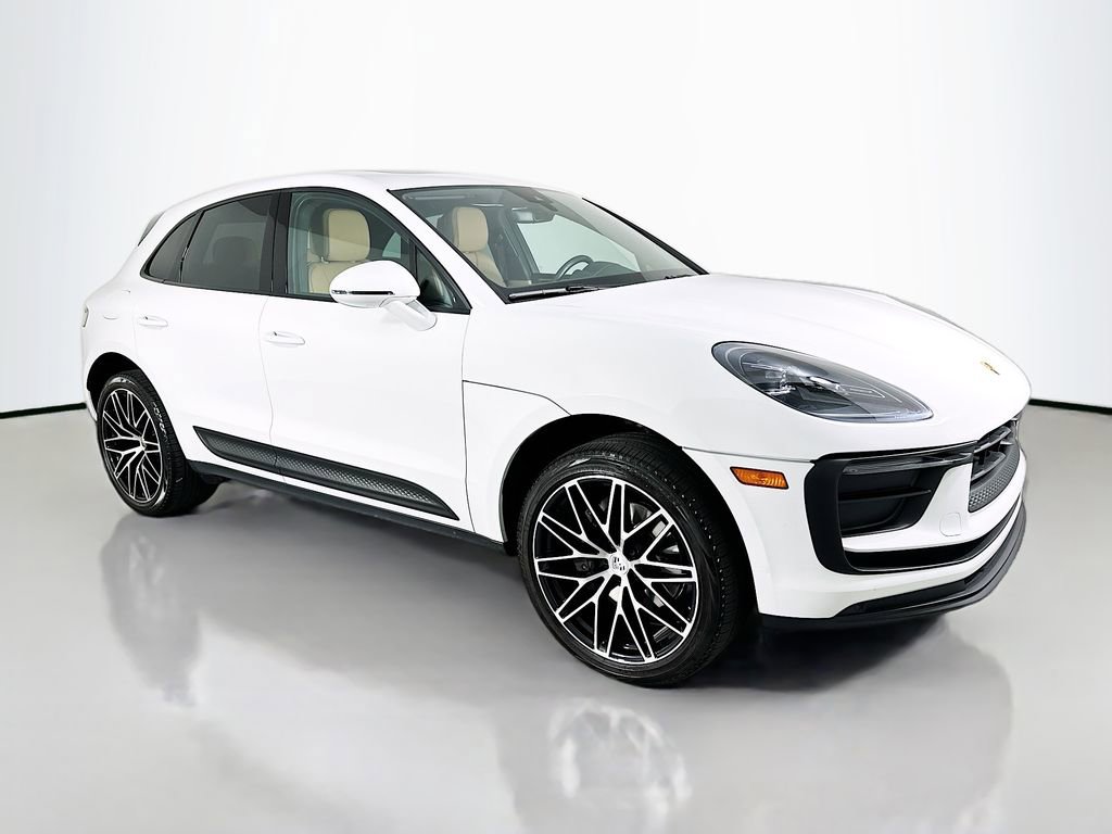 Certified 2023 Porsche Macan AWD/4WD image 7