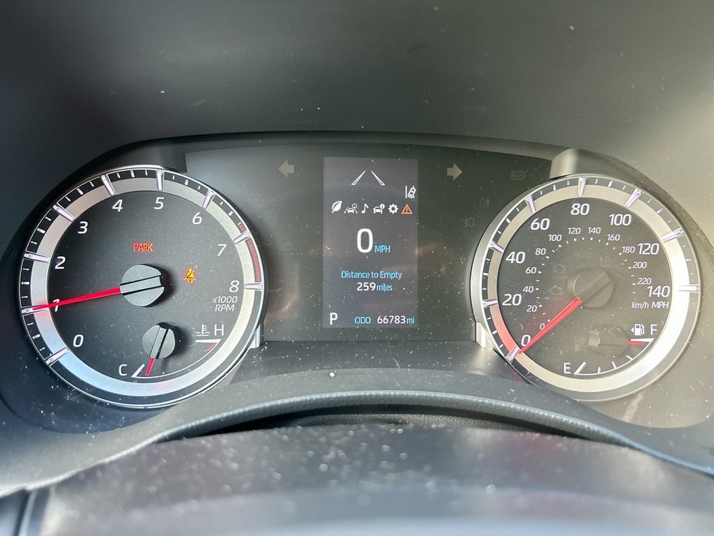 Used 2021 Toyota Highlander LE FWD image 21