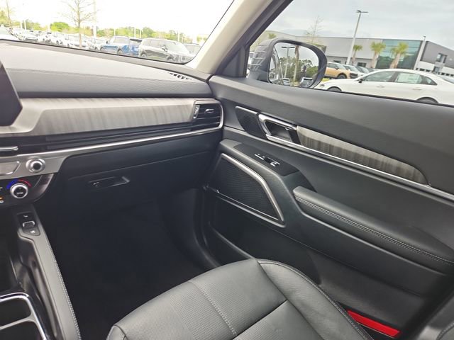 Certified 2024 Kia Telluride EX w/ EX Captain's Chair Package image 10