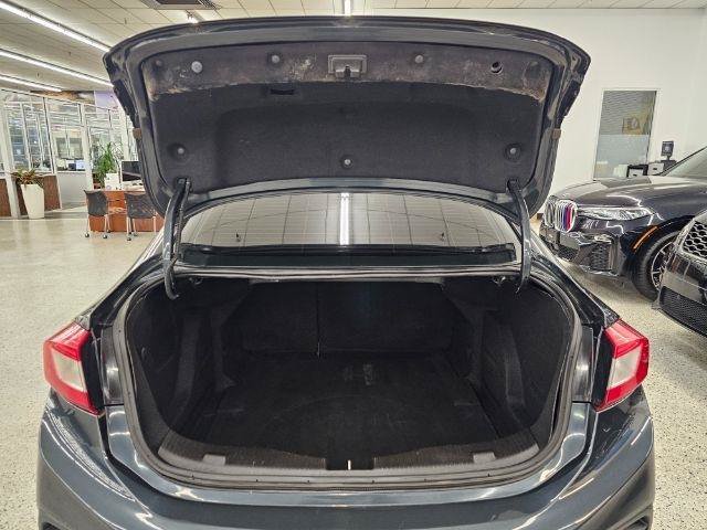 Used 2018 Chevrolet Cruze LT w/ Convenience Package FWD image 39
