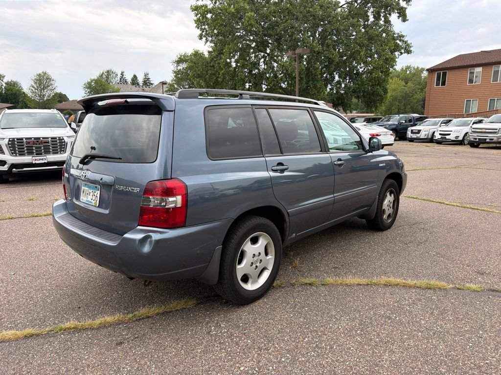Used 2005 Toyota Highlander Limited w/ Leather Trim Pkg AWD/4WD image 5