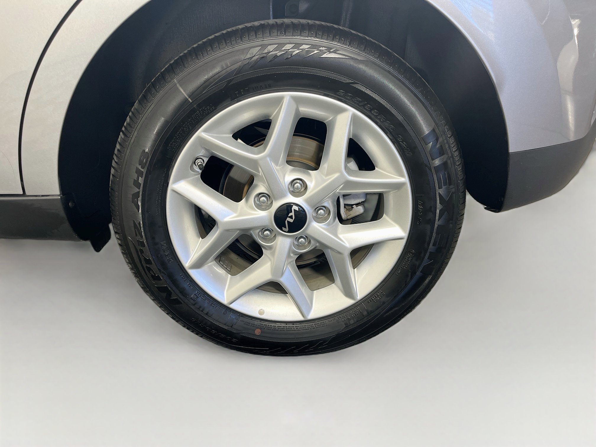 Used 2025 Kia Soul LX w/ LX Technology Package FWD image 11