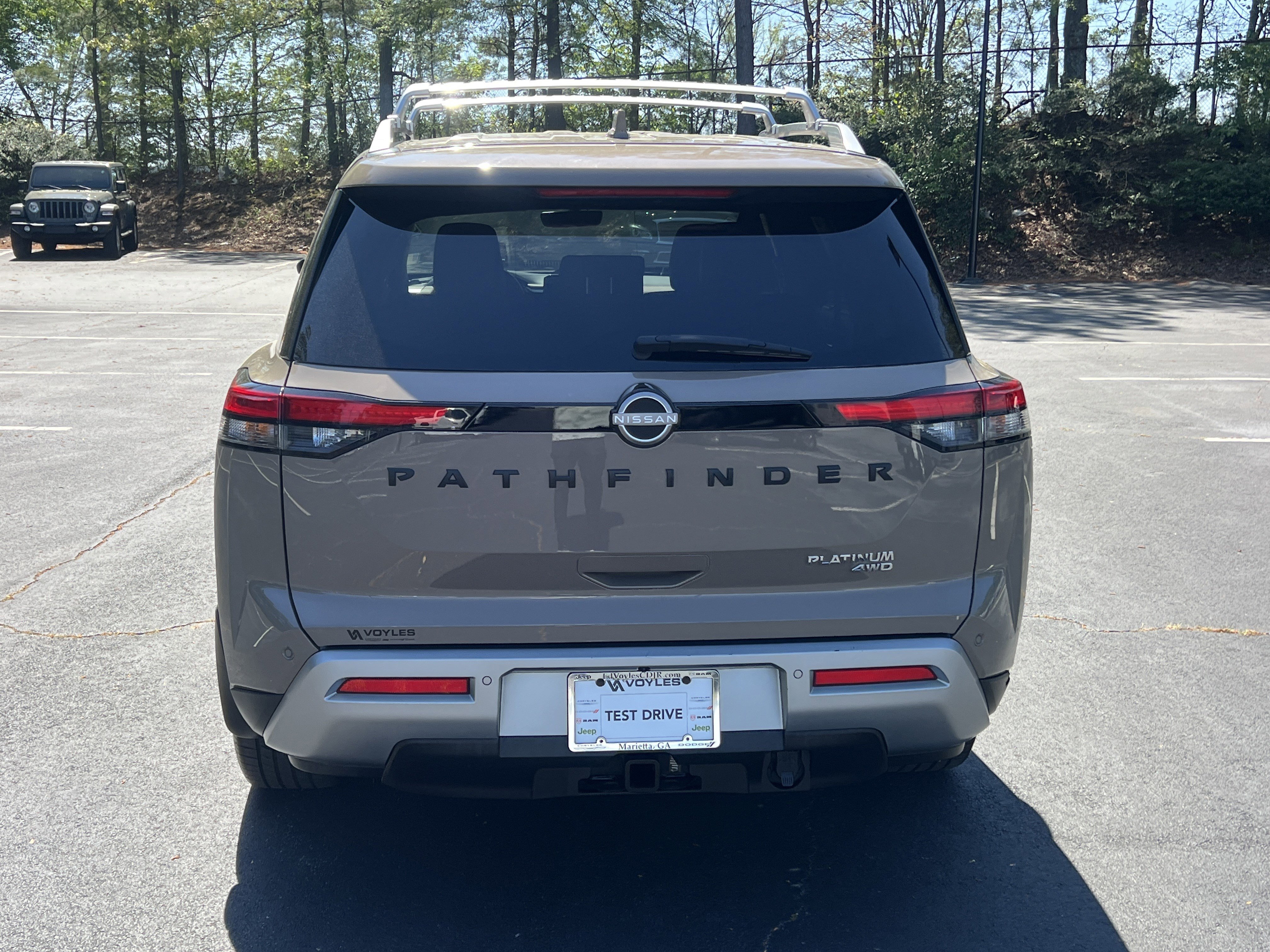 Used 2024 Nissan Pathfinder Platinum w/ Cargo Package image 7