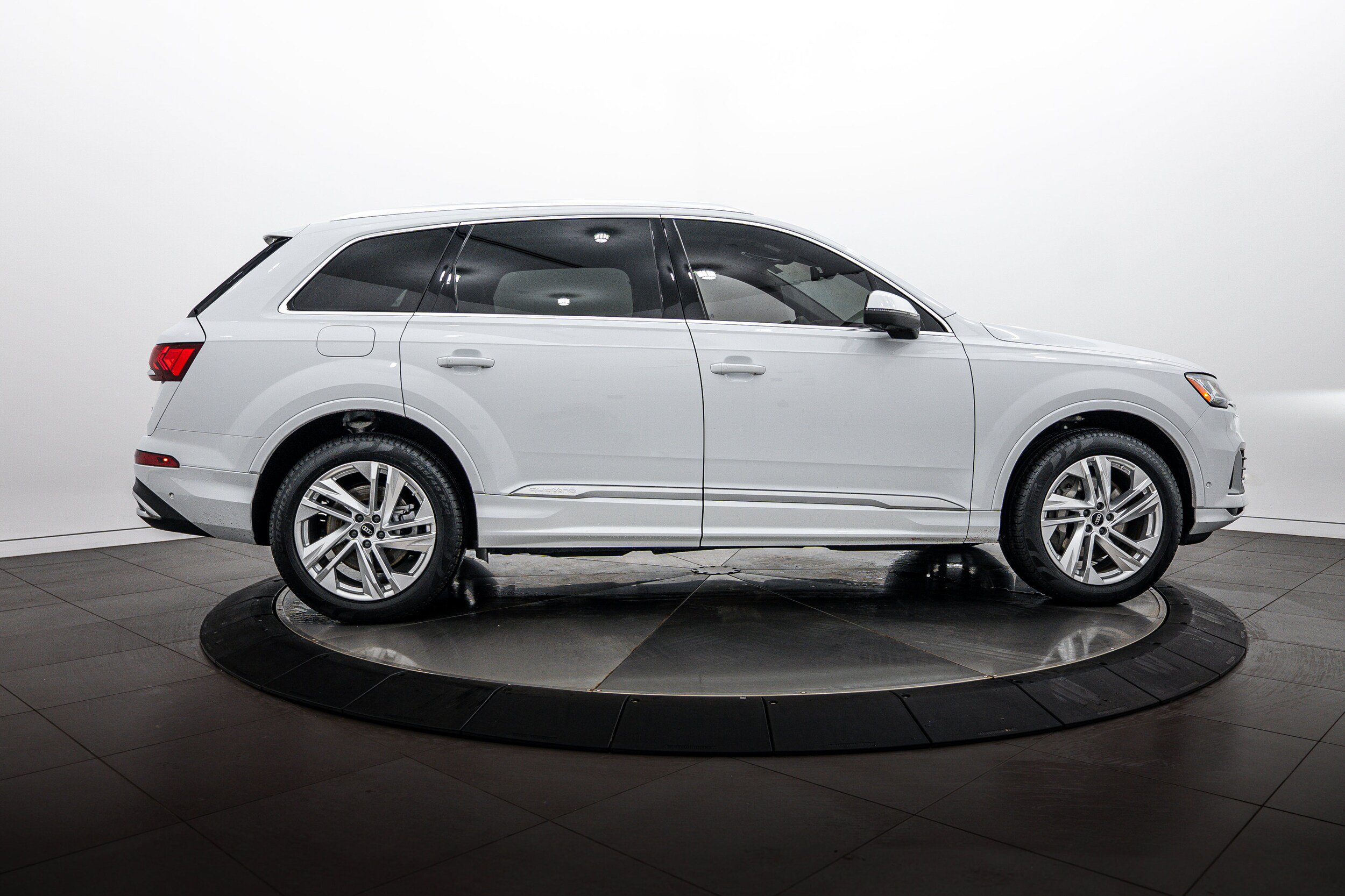 Certified 2023 Audi Q7 3.0T Premium Plus w/ Premium Plus Package AWD/4WD image 3