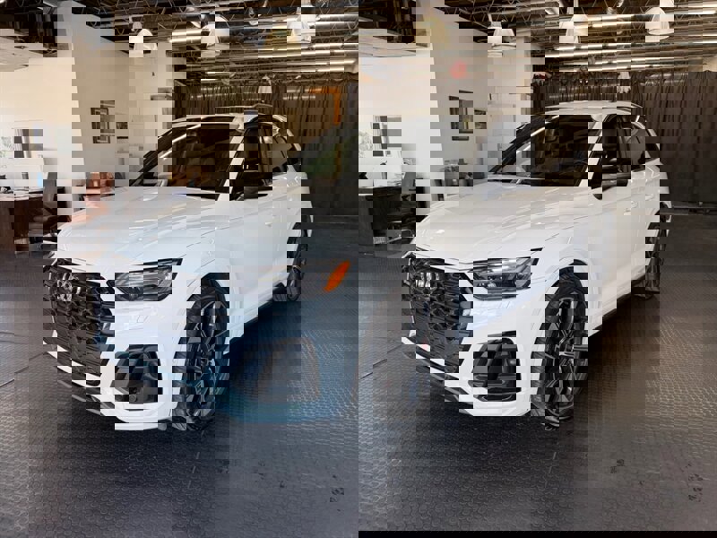 Used 2021 Audi SQ5 Prestige w/ Prestige Package image 7