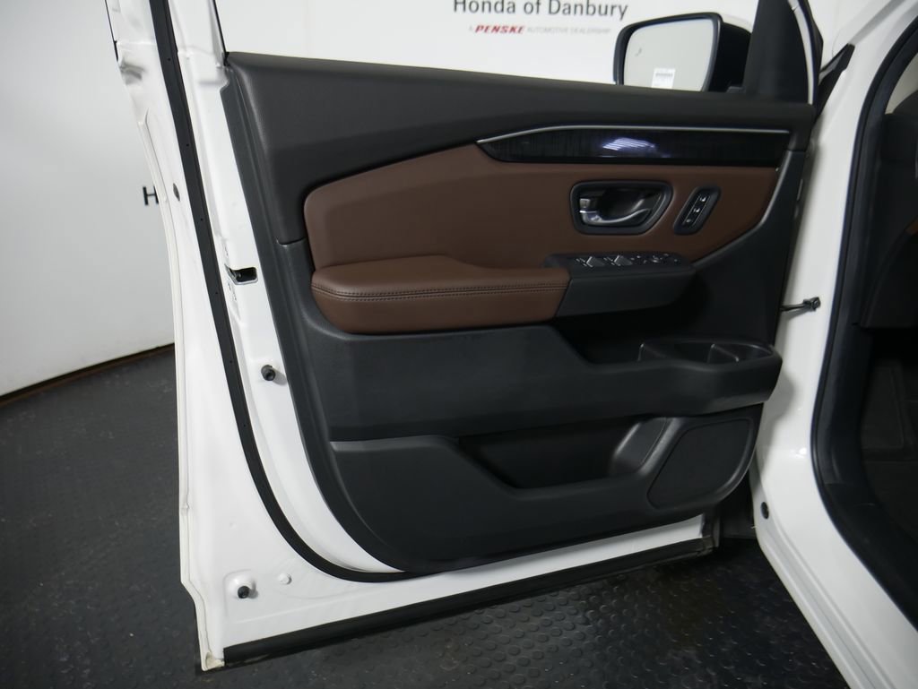 Used 2025 Honda Pilot Elite image 14