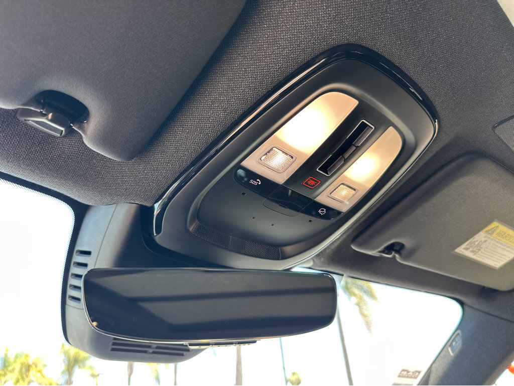 Used 2023 Volvo XC40 Recharge Plus image 24