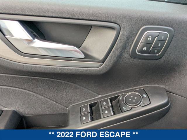 Certified 2022 Ford Escape Titanium w/ Class II Trailer Tow Package image 11