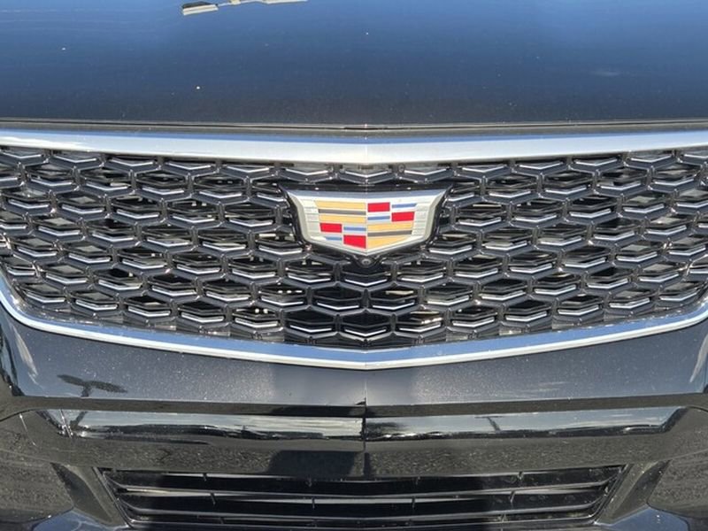 Certified 2025 Cadillac XT4 Premium Luxury image 9