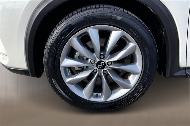 Used 2022 INFINITI QX50 Essential image 7