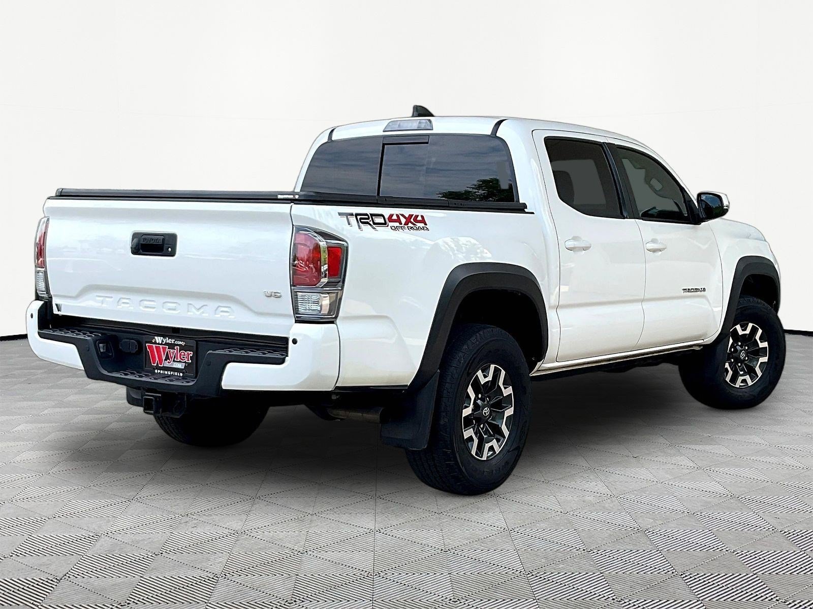 Used 2021 Toyota Tacoma TRD Off-Road w/ TRD Premium Off Road Package AWD/4WD image 6