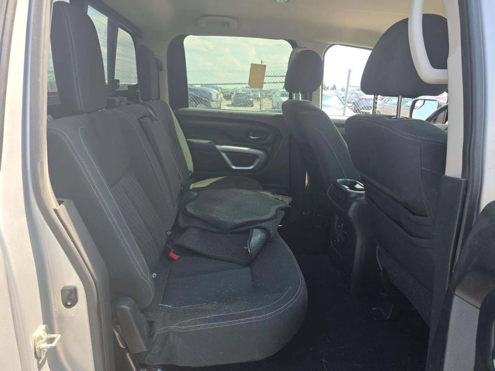 Used 2017 Nissan Titan SV AWD/4WD image 13