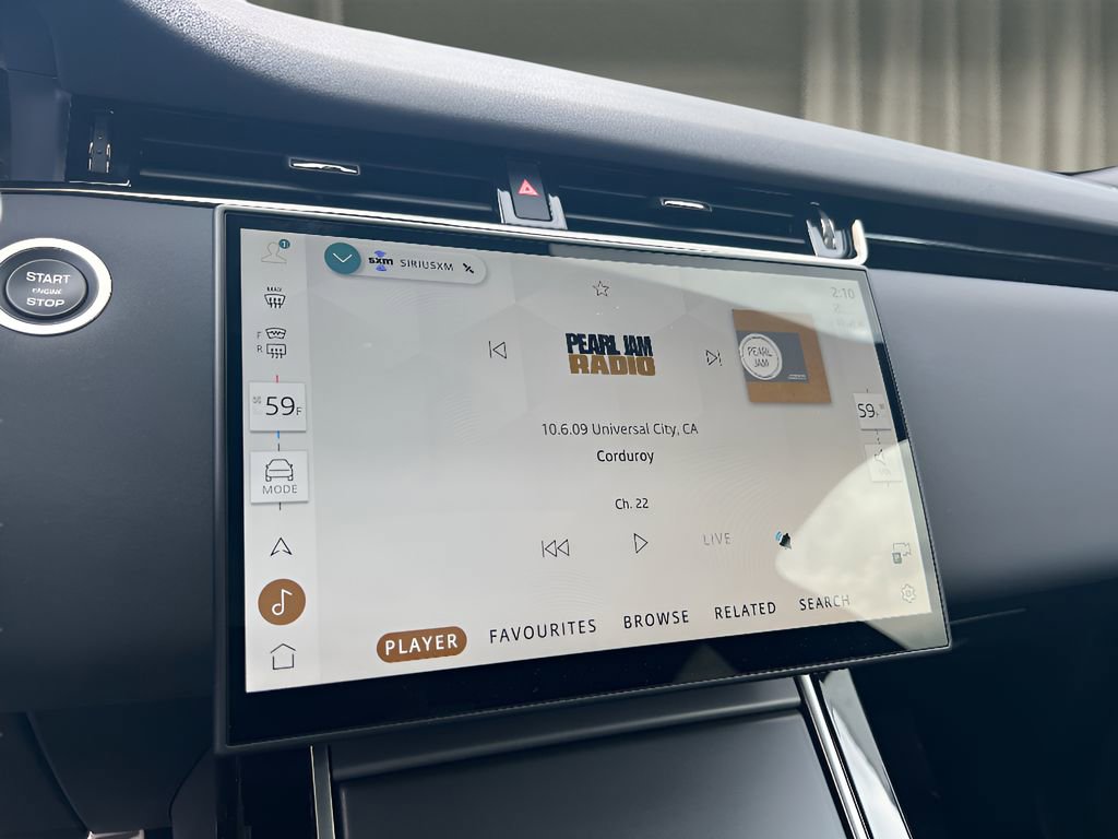 Used 2025 Land Rover Range Rover Evoque Dynamic SE image 26