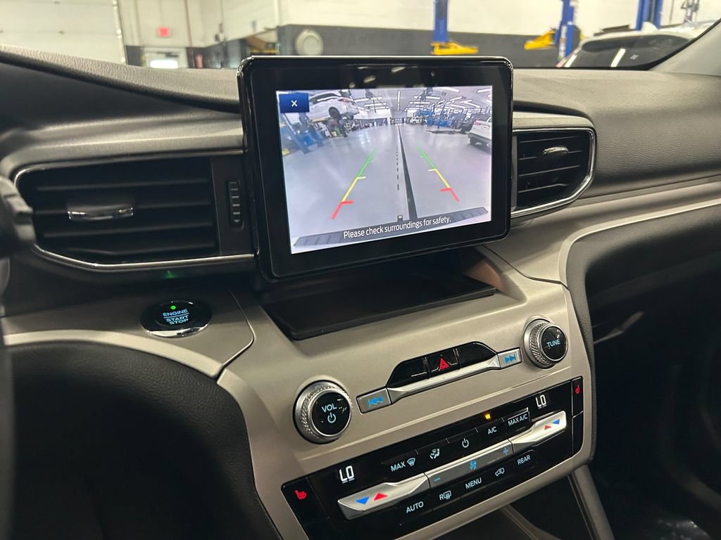 Used 2021 Ford Explorer XLT w/ Equipment Group 202A AWD/4WD image 27