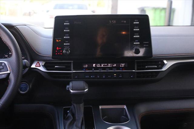 Certified 2023 Toyota Sienna XSE AWD/4WD image 26