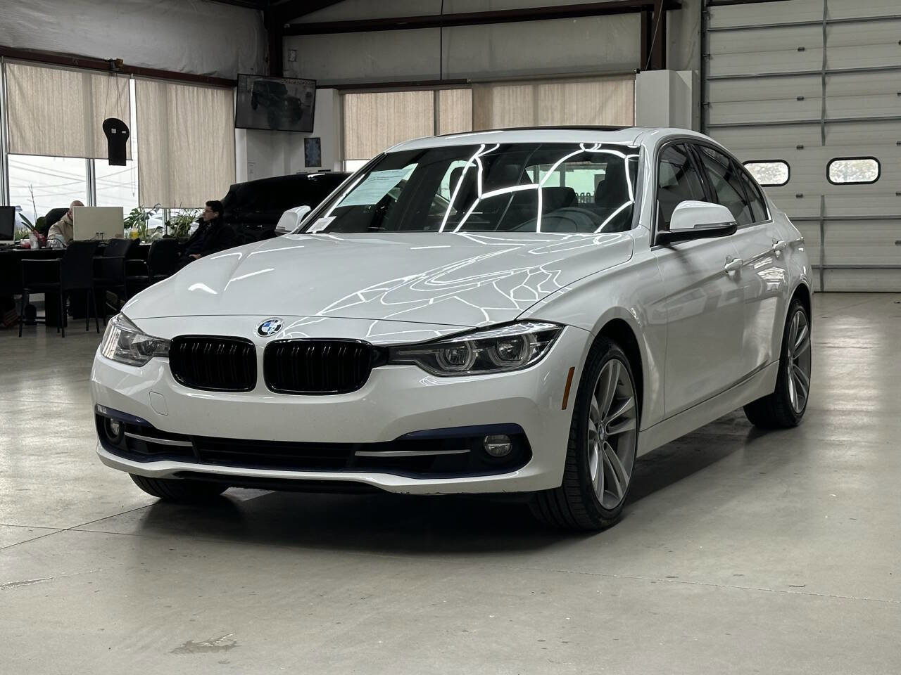 Used 2018 BMW 330i xDrive 330i xDrive AWD 4dr Sedan w/ Convenience Package image 5