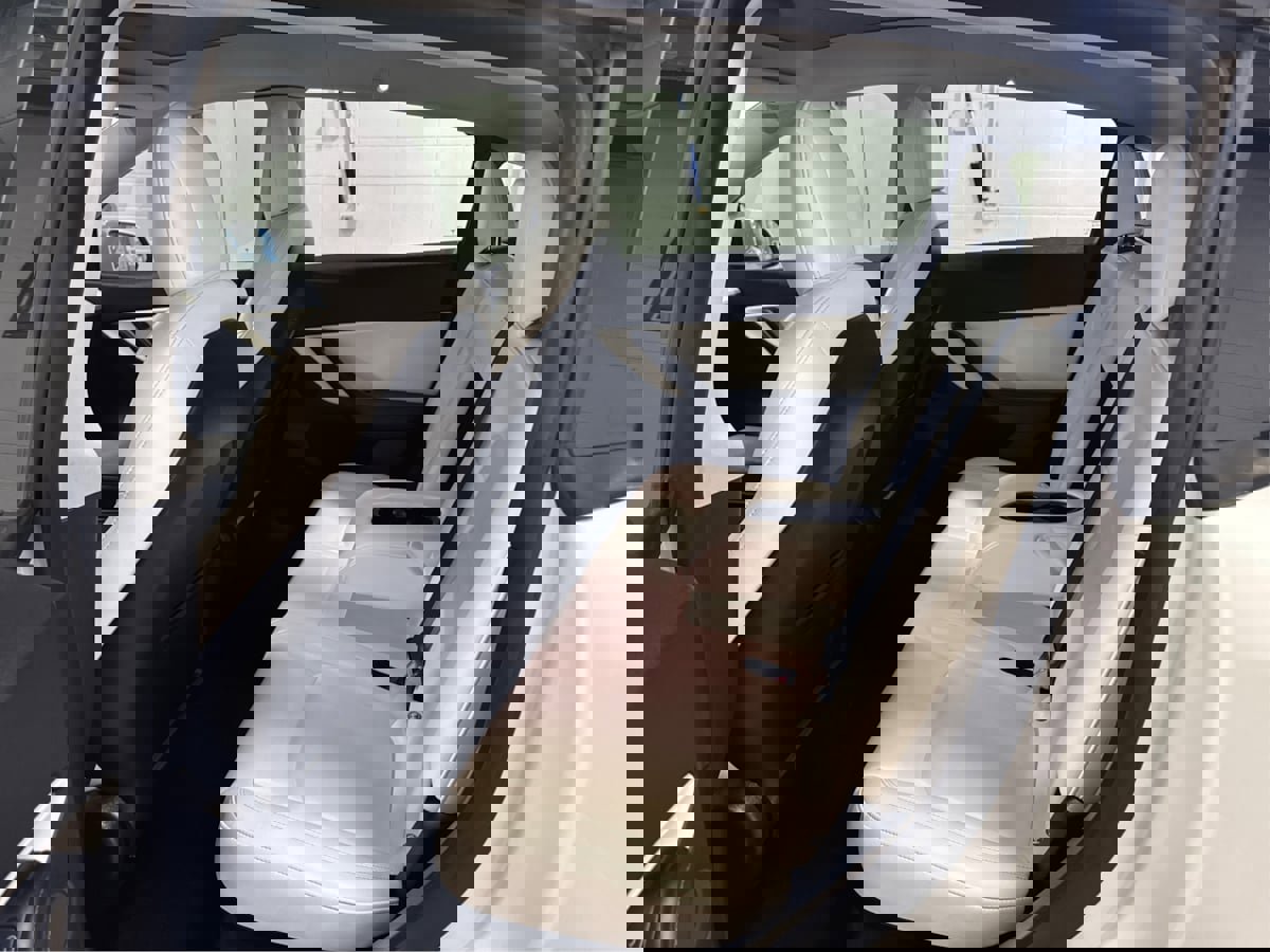 Used 2021 Tesla Model Y Long Range image 10