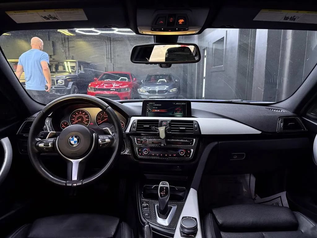 Used 2017 BMW 340i Sedan w/ Technology Package RWD image 5