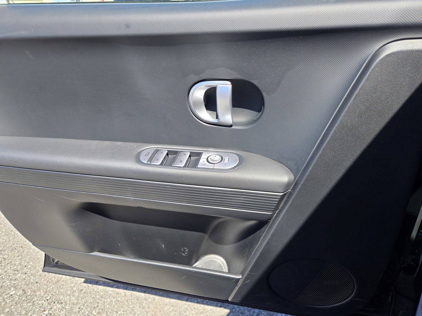 Used 2024 Hyundai Ioniq 5 SEL RWD image 25