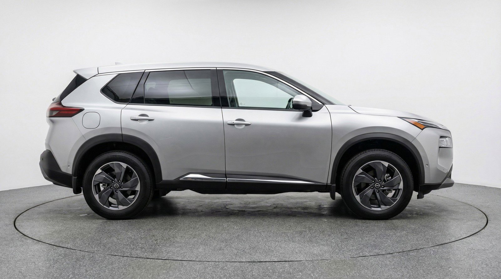 Used 2025 Nissan Rogue SV image 11