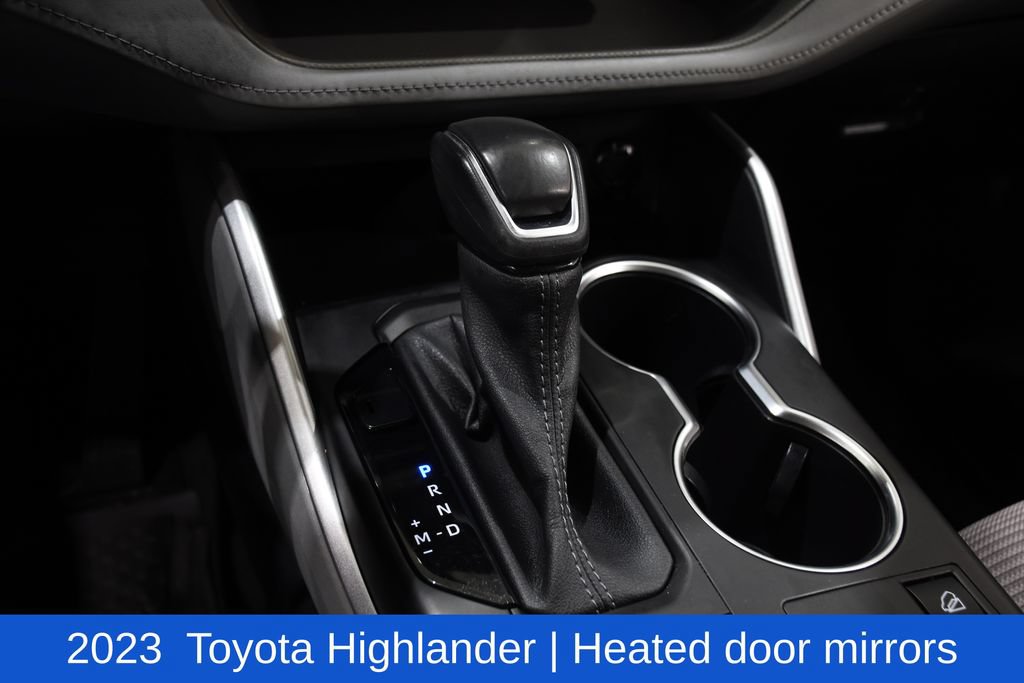Used 2023 Toyota Highlander LE AWD/4WD image 23