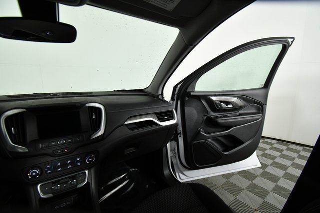 Used 2024 GMC Terrain SLE image 20