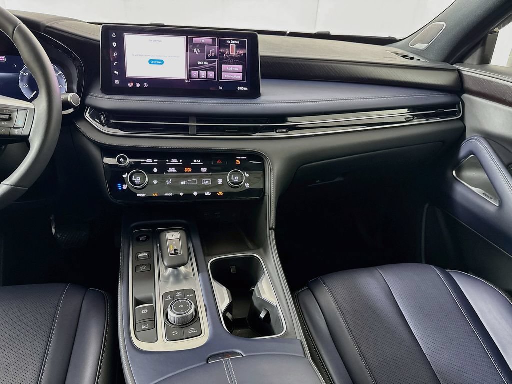 Certified 2026 INFINITI QX60 Sport w/ Dark Cargo Package AWD/4WD image 32