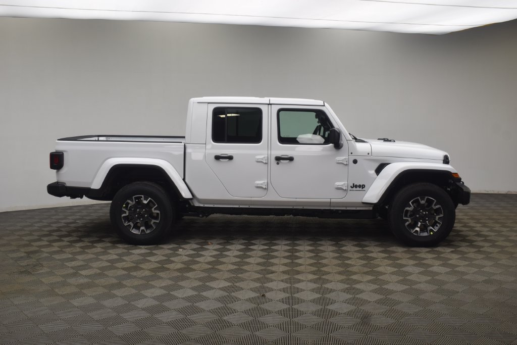 New 2026 Jeep Gladiator Sport AWD/4WD image 3