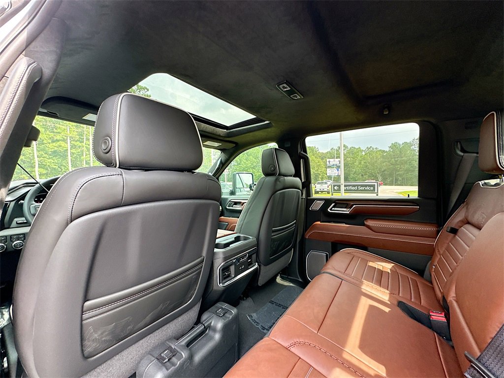 New 2025 GMC Sierra 3500 Denali Ultimate image 4