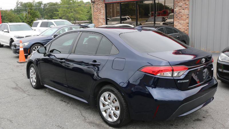 Used 2021 Toyota Corolla LE FWD image 5