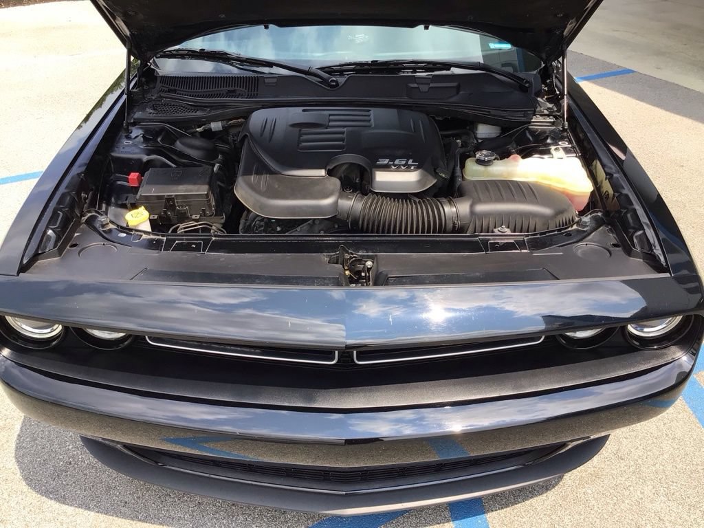 Used 2015 Dodge Challenger SXT Plus w/ Driver Convenience Group RWD image 39