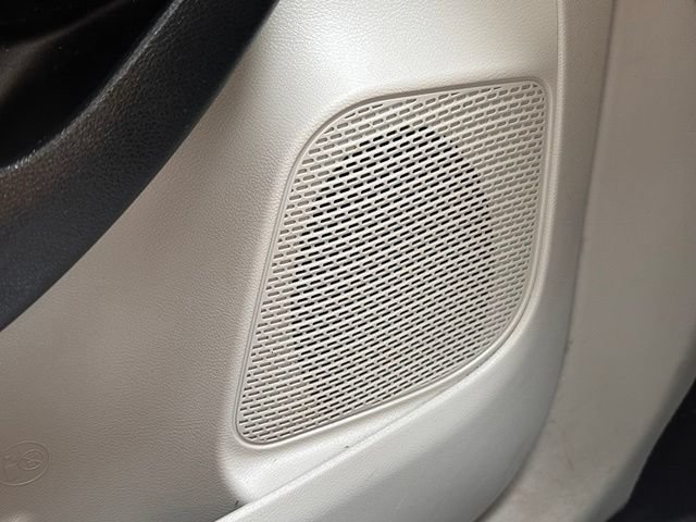 Used 2019 Chrysler Pacifica Limited w/ Tire & Wheel Group FWD image 21