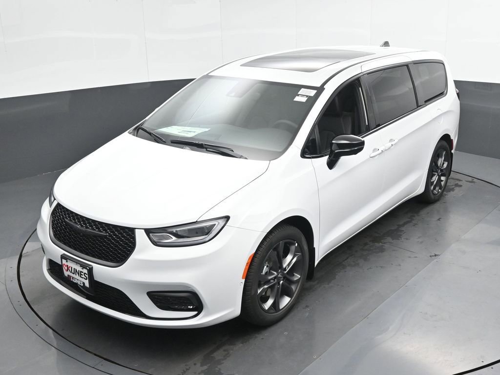 New 2026 Chrysler Pacifica Select image 35