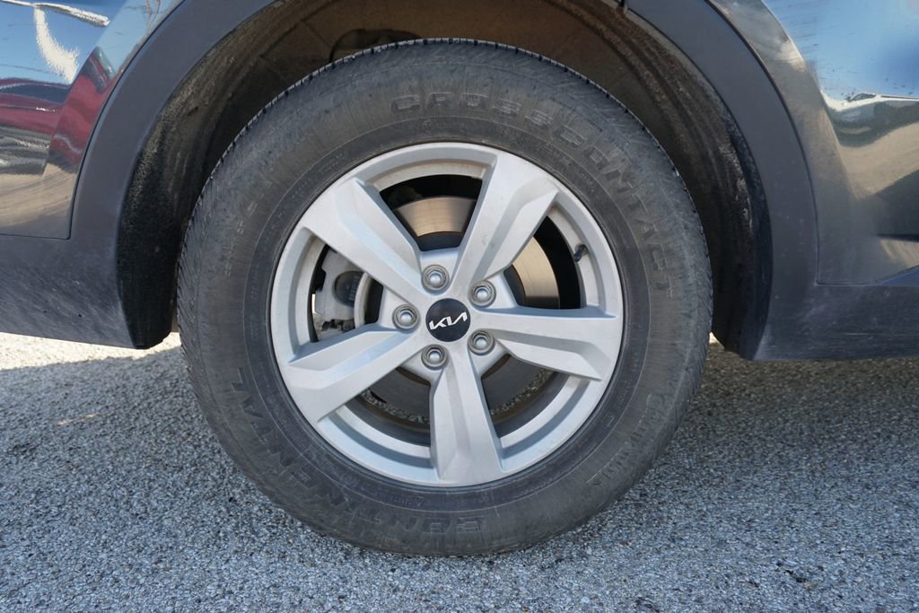 Used 2024 Kia Sorento LX image 6