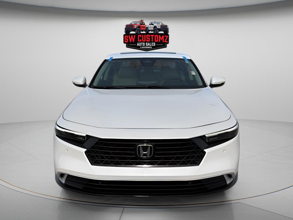 Used 2023 Honda Accord Touring image 2
