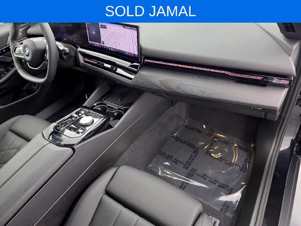 Certified 2024 BMW 530i w/ Premium Package RWD image 28